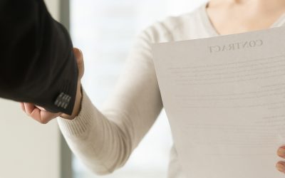 En cas de licenciement pour faute grave, l’employeur doit remettre les documents de fin de contrat au moment de la notification de la rupture