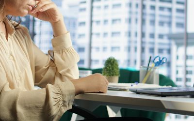 L&rsquo;exposition à des propos sexuels ou sexistes au travail, même sans en être la cible directe, peut caractériser un harcèlement sexuel d’ambiance